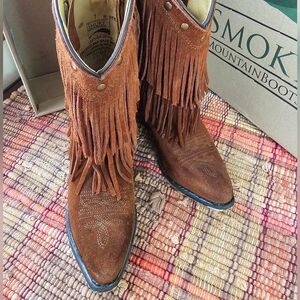 Smoky Mountain Fringe Snip Toe Western Boots, Girls size 1. Very good condition.